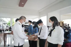 Basmin Serahkan SK 78 CPNS dan 18 PPPK Formasi Tahun 2021