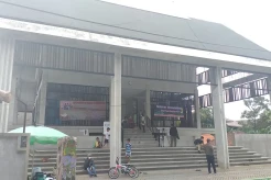 Nuansa Teduh Masjid Al Hurriyah, Bagi Takjil Buat Commuter