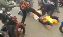 Asyik Demo, Seorang Mahasiswa di Bone Tersambar Api saat Bakar Ban