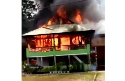 Kebakaran Rumah Panggung di Bone, Uang Tunai Rp70 Juta Ikut Ludes Terbakar