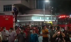 Kebakaran di Tunjungan Plaza Padam, Petugas Temukan Bau Menyengat di Lantai 4