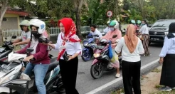 Dapat Bingkisan, Warga Bangka Barat: Semoga Perindo Selalu Ada untuk Masyarakat