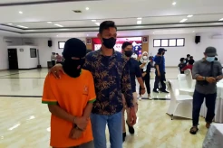Setubuhi dan Jual ABG,...