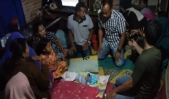 Geger! Bayi Dibungkus Plastik Merah Dibuang di Teras Rumah Warga Lampung Utara