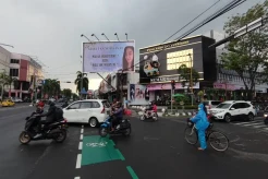 Pria Pemasang Baliho Ajakan Nikah ke Mbak Maya Ternyata Polisi, Ini Kisahnya