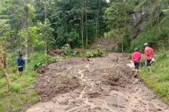 Longsor Akibat Curah Hujan Tinggi, Akses Jalan Sinjai-Malino Terputus