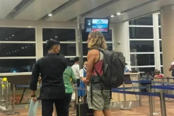 Menari Telanjang di...