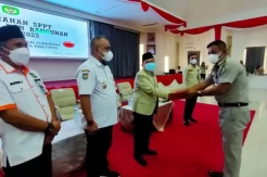 Wali Kota Palopo Serahkan 55.608 SPPT PBB Kepada Para Camat