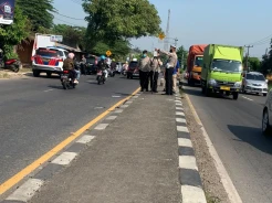 Elf Terbang Tabrak Pikap, Senggol Avanza dan Seruduk Motor hingga Tewaskan 7 Penumpang di Karawang