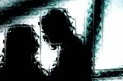 Pasangan Bukan Suami Istri Kelabakan Saat Digerebek Asyik Berduaan di Kamar Hotel