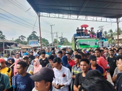 Ribuan Warga Batanghari Dirikan Tenda dan Blokade Jalan, Jenazah Bayi Terjebak Macet 3 Jam