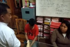 Mencekam! Sepasang Kekasih Dihajar Massa Usai Tertangkap Mencuri Motor Petani