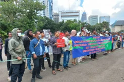 Gelar Aksi di Patung...