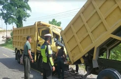 Tabrakan Maut di Padang Lawas Utara, Sopir Dump Truck asal Sidimpuan Tewas