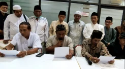 Pria yang Menikahi Kambing di Gresik Akhirnya Tobat, Menangis di Depan Kiai