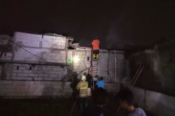 Diduga Korsleting Listrik, Rumah di Teluknaga Terbakar Disertai Ledakan