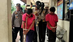 Tebas Korban dengan...