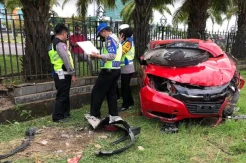 Hilang Kendali, Pengemudi Mobil Tabrak Pengendara Motor Hingga Tewas
