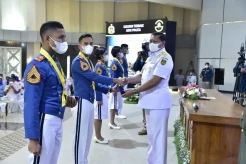 Wisuda 107 Taruna AL, Laksamana TNI Yudo Margono: Jangan Saling Menjatuhkan