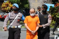 Oknum Guru Ngaji di...
