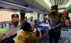 Booster Syarat Perjalanan, Gerai Vaksin di Terminal Purabaya Dibanjiri Warga