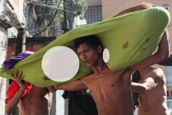 Polisi Serang Markas...