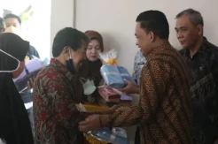 Kain Seragam Sekolah Gratis Kembali Diserahkan Bupati Bantaeng