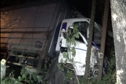 Rem Blong! Truk Angkut Minyak Goreng Tabrak 3 Mobil dan 1 Bus