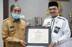 Bupati Sidrap Terima Penghargaan dari Dirjen PAI Kemenag