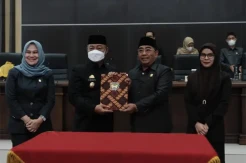 Dewan Sahkan Perda Pertanggungjawaban Pelaksanaan APBD Gowa 2021