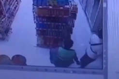 Foto dari Bawah Rok...