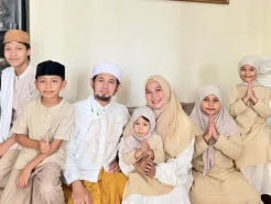 5 Artis Indonesia yang Menikah dengan Pemuka Agama, Nomor 4 Sempat Nyaris Cerai