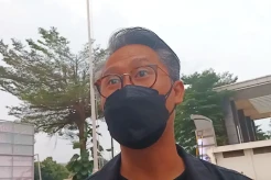 Ernest Cokelat Selalu Tanamkan Rasa Cinta Tanah Air pada Kedua Anaknya
