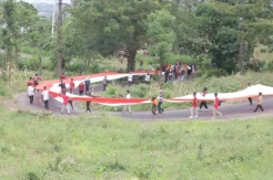 Pemuda Ulu Ere Bantaeng Arak Bendera Sepanjang 77 Meter