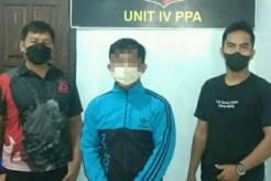 Tak Kuat Tahan Nafsu,...