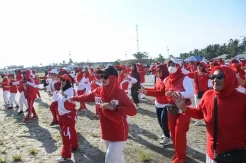 Meriahkan HUT Kemerdekaan RI, Pemkab Lutra Gelar Pesona Zumba Merah Putih