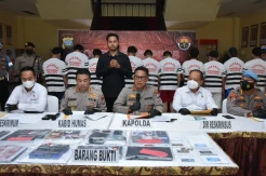 Polda Kepri Ungkap 15 Kasus Judi, Amankan 55 Tersangka