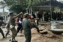 Satpol PP Bone Bongkar Lapak Liar di Terminal Petta Ponggawae