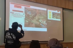 Pergeseran Jembatan Jalur Rel Kereta Api Trans Sulawesi Pakai Sistem Hidrolik