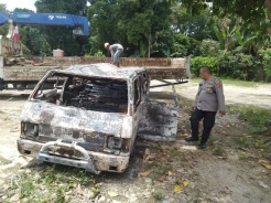 Minibus Terbakar di Jalan Tol Serbelawan, Sopir Selamat setelah Lompat dari Mobil