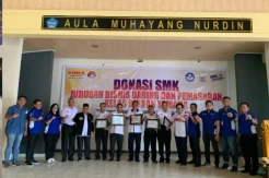 PT SJAM Donasi Tenda ke 5 SMK Binaan di Sulsel