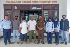Ekspresi Bahagia 2 Napi Teroris Hirup Udara Bebas dari Lapas Padangsidimpuan