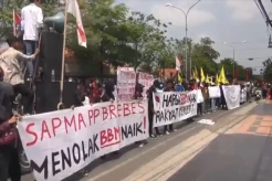 Tolak Kenaikan Harga BBM, Mahasiswa Blokade Jalur Pantura 1 Jam