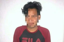 Ancam Ibu Tirinya Pakai...
