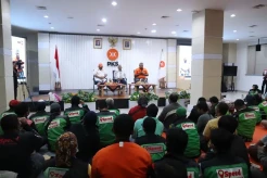 Datangi Kantor PKS,...