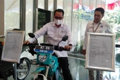 Tarif Ojek Online Seluruh...