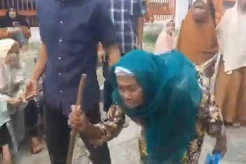 Nenek Usia 90 Tahun Antusias Terima BLT BBM di Madina