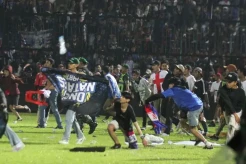 Bahas Tragedi Kanjuruhan, Polda Jatim Kaji Penggunaan Gas Air Mata