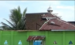 Hujan Es Disertai Angin Kencang Rusak Puluhan Rumah Warga Makassar