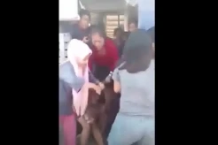Diduga Mau Jual Anak Gadisnya, Seorang Ibu di Makassar Dikeroyok dan Ditelanjangi